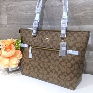 Coach Gallery Tote In Signature Canvas